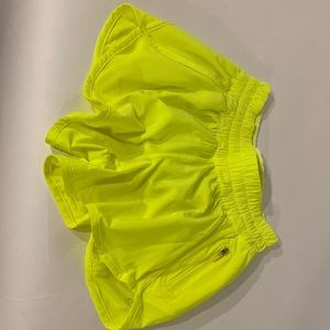 Tracker Low-Rise Lined Short 4” Highlight Yellow
